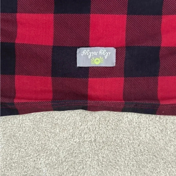 Itsy Ritzy Mom Boss® 4-In-1 Multi-Use  Nursing Cover And Scarf plaid - Picture 3 of 3